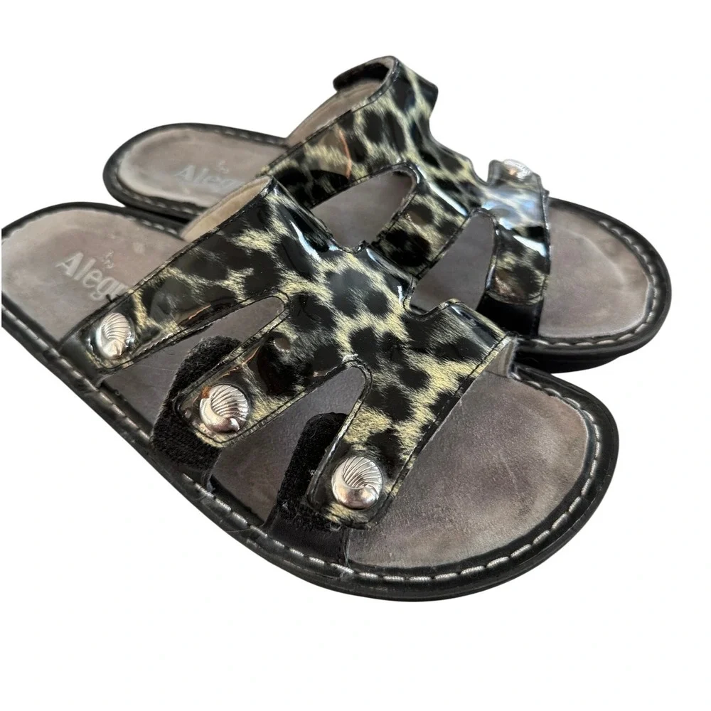 Alegria Women 39 Black Animal Print Patent Leather Slide Sandals‎ Wedge